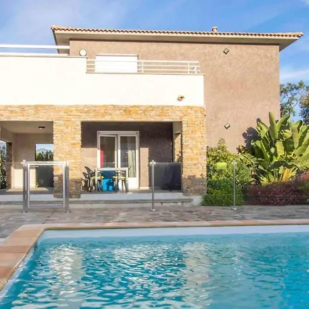 - T3 Corse Mit Pool By Interhome Daire