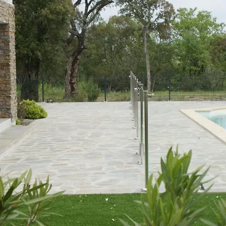- T3 Corse Mit Pool By Interhome Daire Ghisonaccia